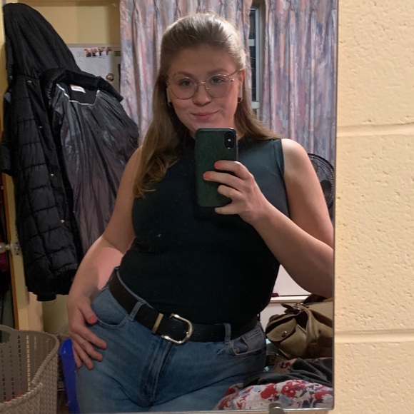 Meet your Posher, Tanya - Picture 1 of 1